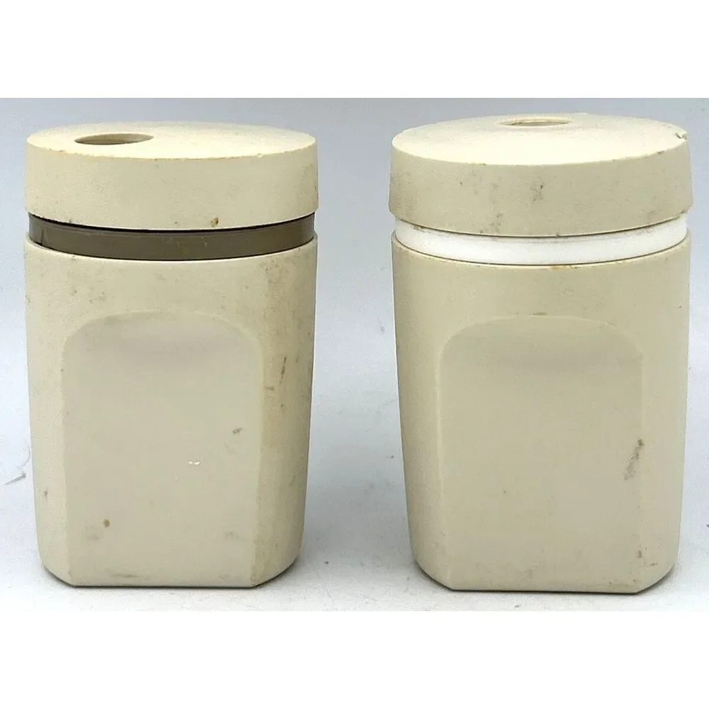 Tupperware Vintage Salt And Pepper Shakers Set Almond Beige 1471 Camping, Picnic